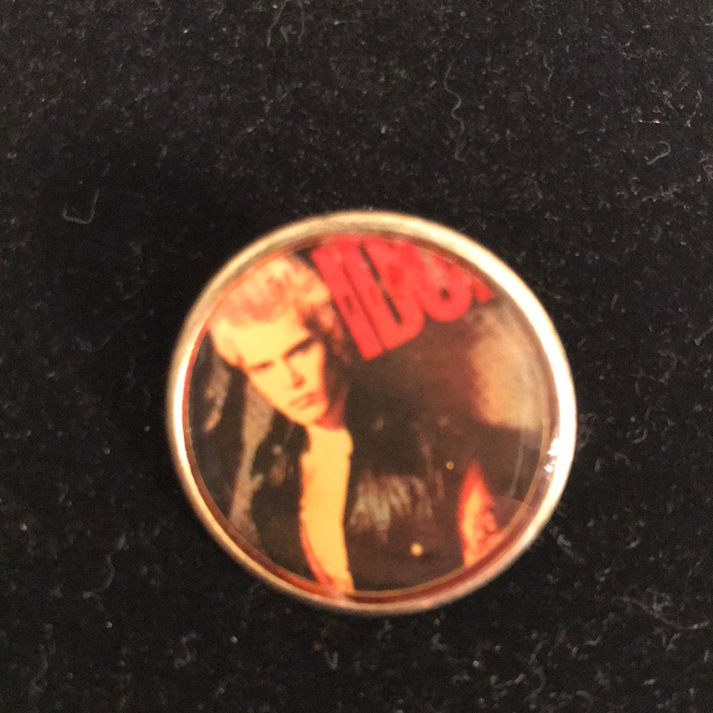 Billy Idol lapel pin white Wedding